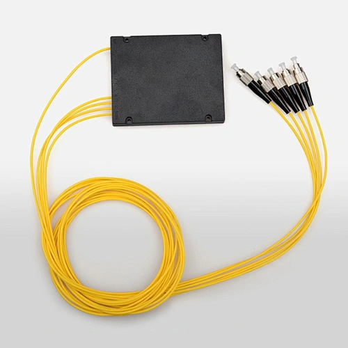 Factory price FTTH Network G657A1 FC Connector 1*4 1x4 Mini Type Fiber Optic PLC Splitter Box 1:4